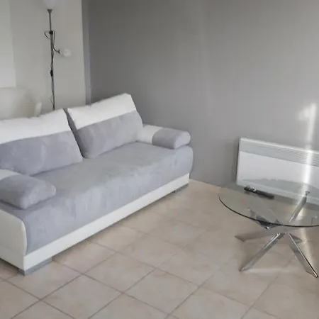 Appart Sylvain Neuilly-l'Eveque